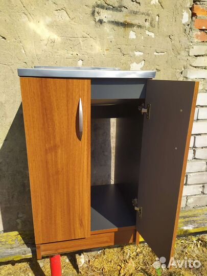 Кухонная мойка с тумбой