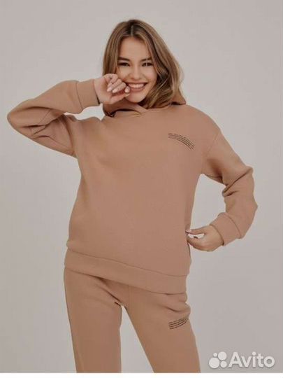 Костюм спортивный утеплённый новый черн/беж 44,46