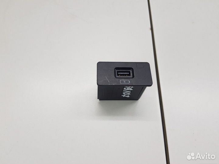 Разъем USB (Chery Tiggo 7 Pro)