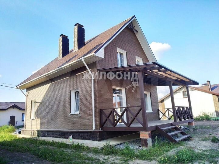 Коттедж 129 м² на участке 8 сот.