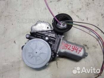 Моторчик заднего правого стеклоподъемника