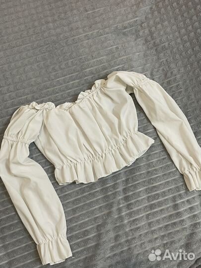 Белый топ женский открытые плечи