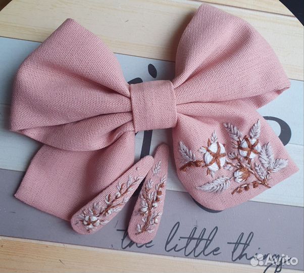 Бантики ручной работы с вышивкой