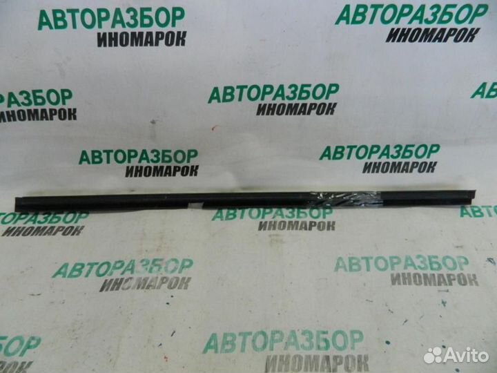 Уплотнитель для Renault Scenic 2 2003-2009г