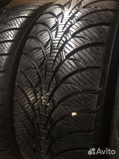 Goodyear UltraGrip Ice Arctic SUV 225/65 R17 102S