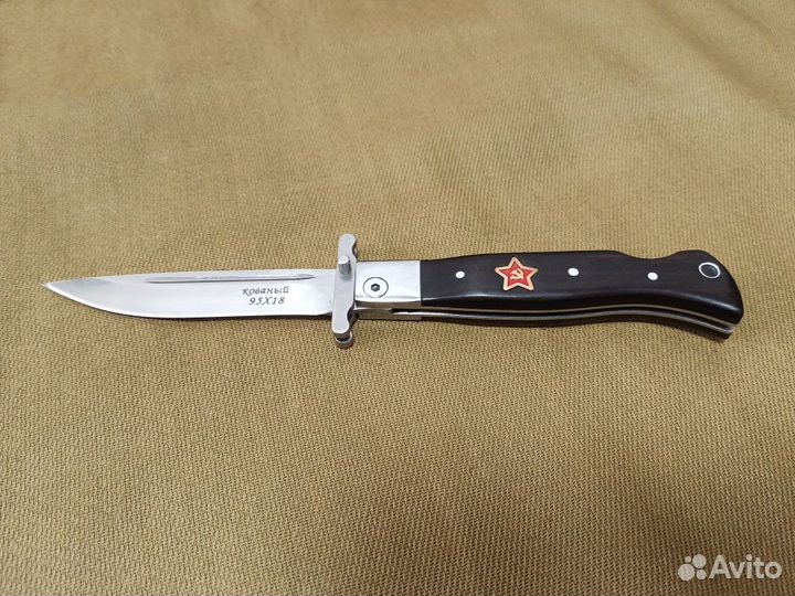 Нож складной 95х18 чёрный акрил с красной звездой