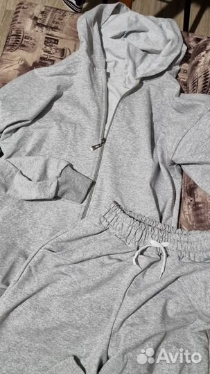 Спортивный костюм женский новый 46 48