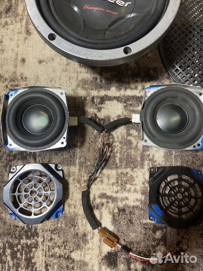 Сабвуферы и колонки