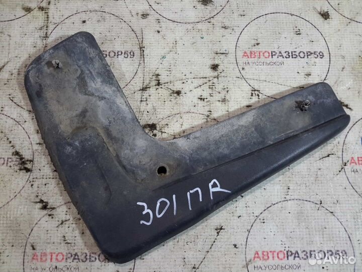 Брызговик передний правый Peugeot 301