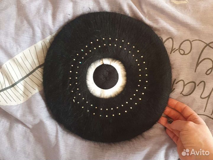 Берет ребенку