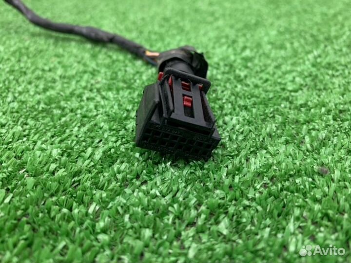 Кронштейн зеркала правый Audi A3 8P ccza 2010