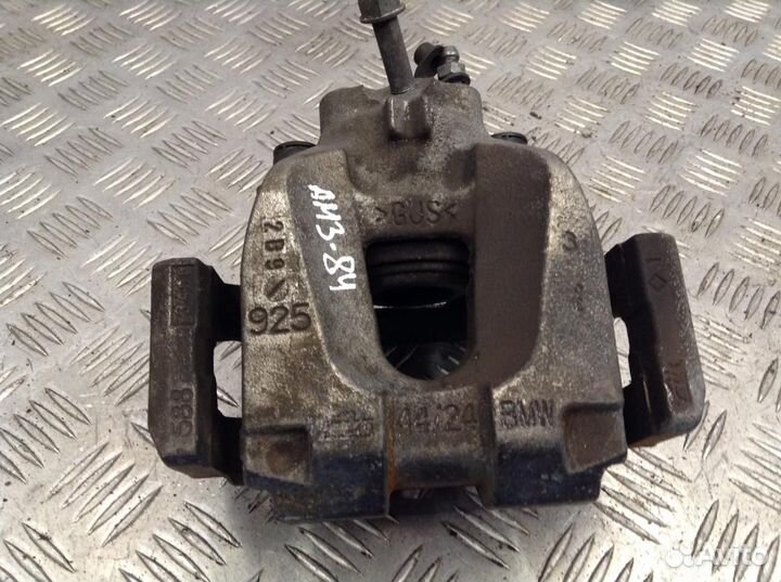 Суппорт тормозной задний правый BMW 5