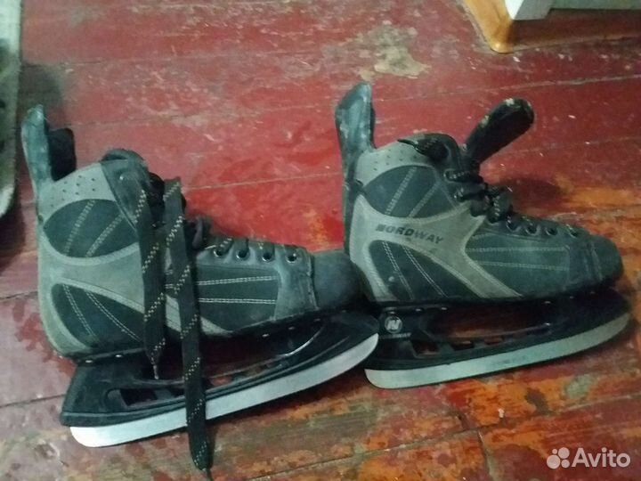 Коньки хоккейные