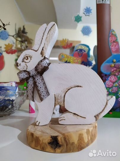 Пасхальный заяц.Белый 22см.300.Голубой27,5см 300