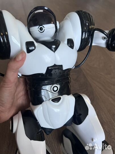 Робот WowWee Robosapien