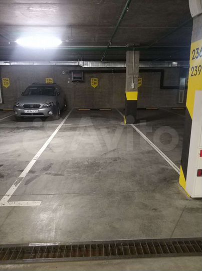 Машиноместо, 14 м²