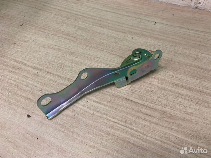 Петля капота правая Hyundai Getz TB 2008