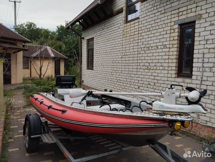 Лодка алюминиевая 