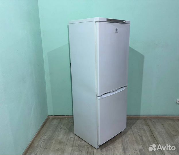 Холодильник indesit by