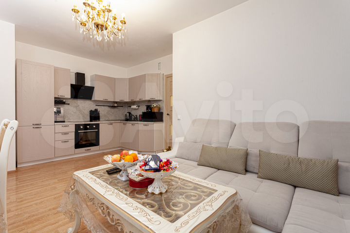 2-к. квартира, 67,8 м², 1/12 эт.