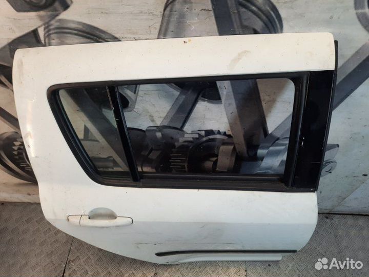 Дверь задняя правая Suzuki Swift хэтчбэк 5 дв