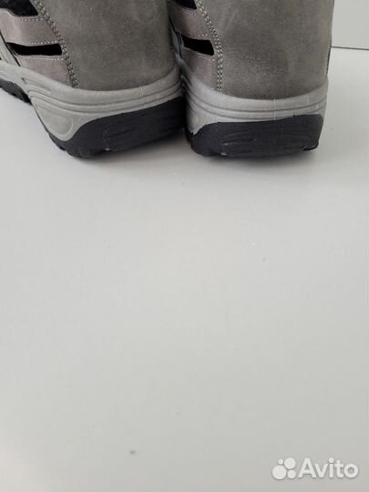 Треккинговые кроссовки (Франция)