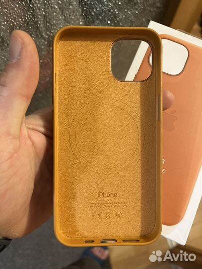 Оригинальный чехол Apple Leather case iPhone 13