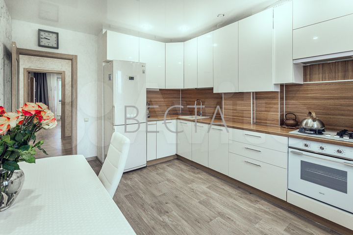 3-к. квартира, 90 м², 3/3 эт.