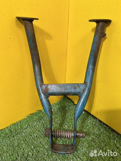 Центральная подножка Рига-4