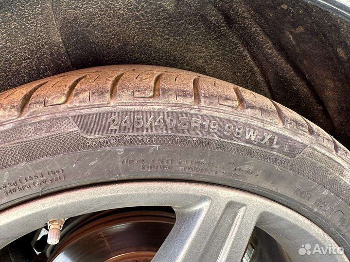 Atomstone CF300 245/40 R19