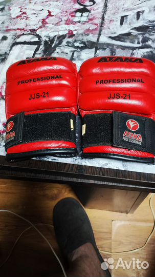 Перчатки для рукопашного боя