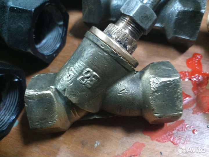 Вентиль запорный