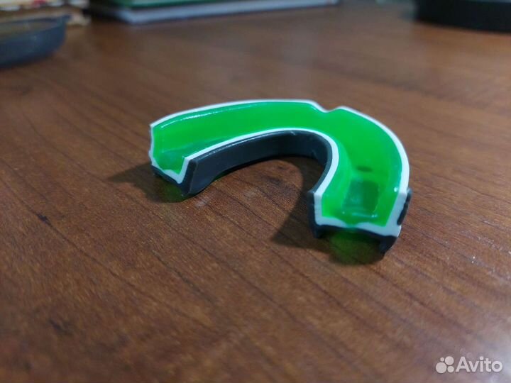 Капа Everlast EverGel с фирменным контейнером