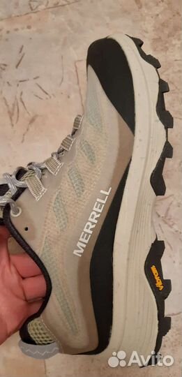 Кроссовки женские трекинговые