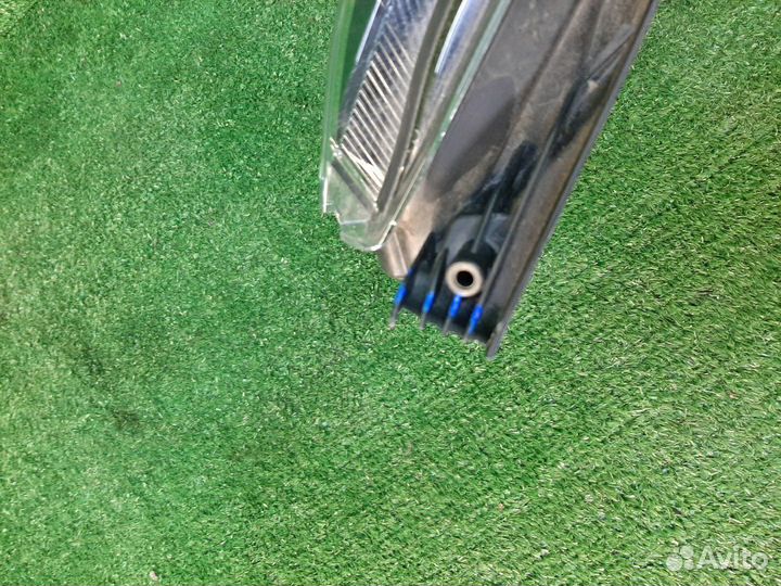 Фара toyota voxy ZRR80 контрактная