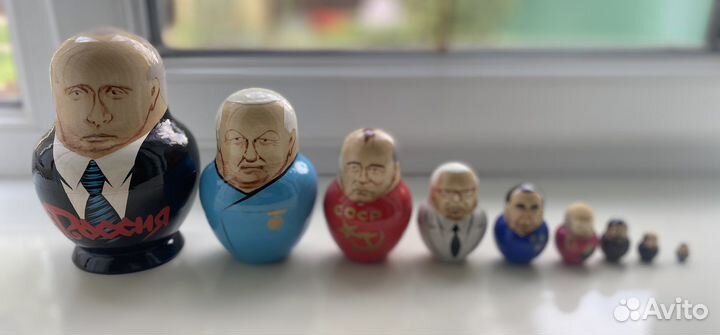 Матрешка политическая с изображением Путина