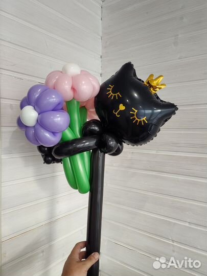 Шар - игрушка Кошечка с букетом