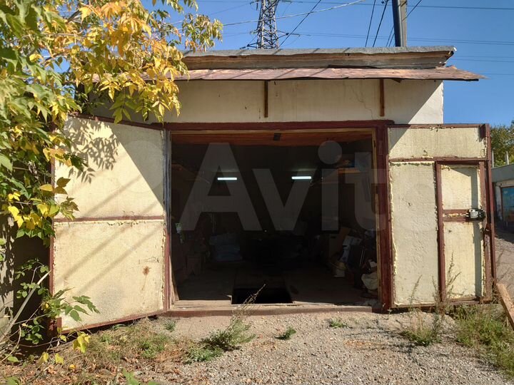 Гараж, > 30 м²