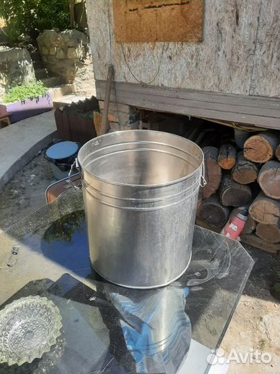 Большая кастрюля из нержавейки