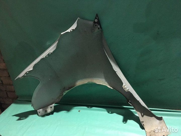 Крыло переднее правое Toyota Raum
