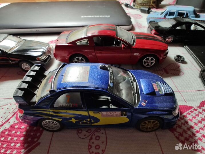 Коллекционные машинки kinsmart