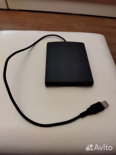 Устройство для считывания дискет