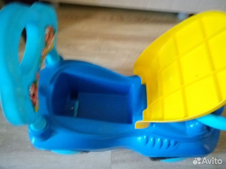 Детская машинка каталка