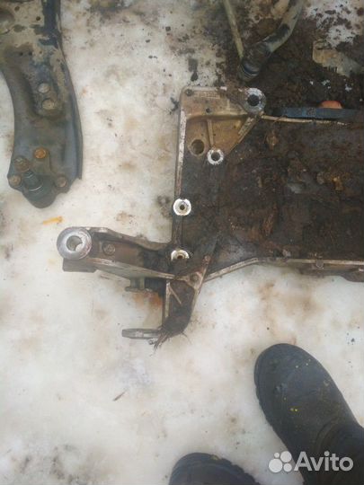 Кронштейны передних рычагов шкода Октавия а5