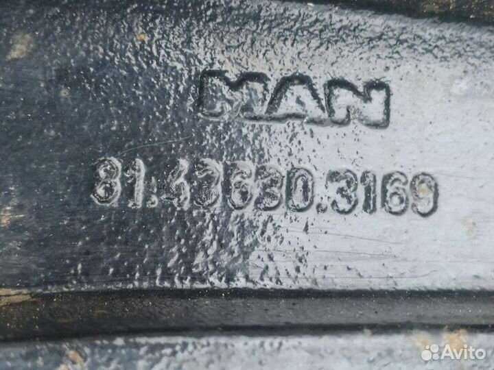 Кронштейн пневморессоры левый