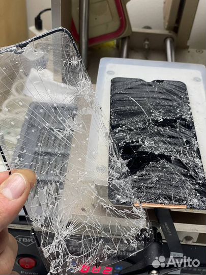 Замена Дисплея (стекла) на Samsung, iPhone, пайка