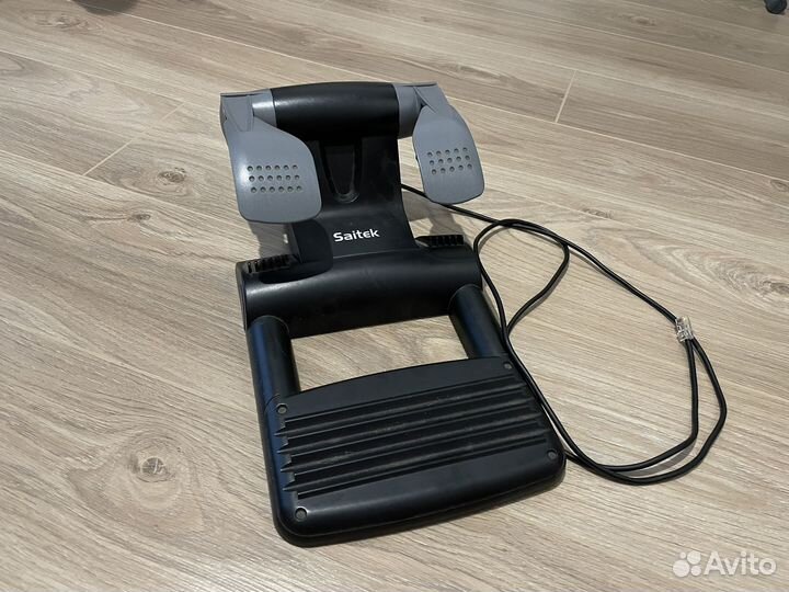 Игровой руль с педалями для пк