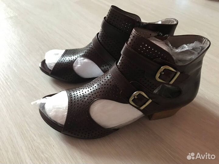 Новые итальянские кожаные туфли Carnaby