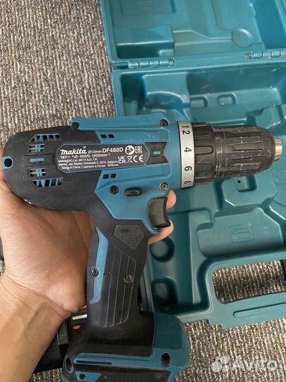 Дрель-шуруповерт аккумуляторная Makita DF488DWE