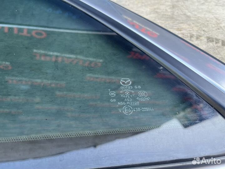Форточка задняя Mazda CX-7